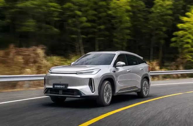 操控给力综合续航1730km 吉利银河M7预售13.98万起