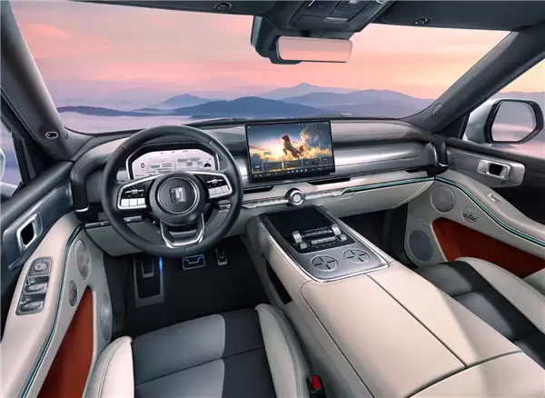 国产最大排量插混 3.0T V6发动机上车！新款坦克700 Hi4上市：42.8万起