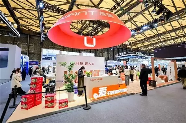 AWE2026 最大反差萌：一只猫代言的清洁家电品牌友望有点意思