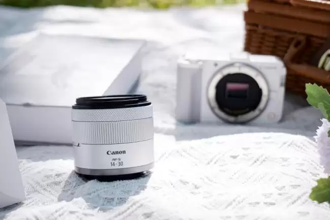 瞄准竖屏时代刚需，佳能 R50V 以全流程竖拍方案破解博主痛点