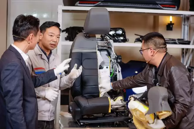 见过不 暗改的合资车吗?欢迎围观这款车的解剖