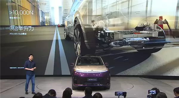 预售55.98万元 全新理想L9 Livis车展首发：李想亲测车门防夹