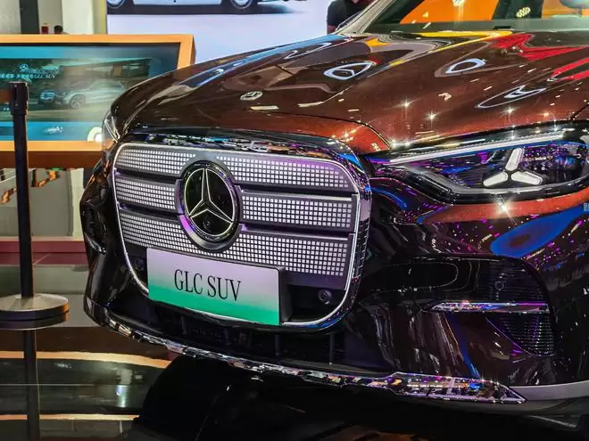 复古格栅+800V 续航超700km 全新奔驰纯电GLC亮相