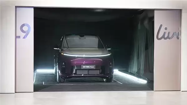 预售55.98万元 全新理想L9 Livis车展首发：李想亲测车门防夹