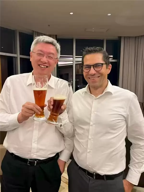 从 F1 赛道到宝马、奔驰，亿纬大圆柱如何成为高端车“标配”？