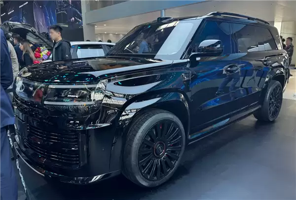 瑞虎X概念车亮相北京车展！奇瑞把旗舰搬上台面 外观设计是一绝