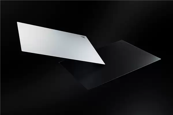 要价1199元！雷蛇发布帝王蝶Atlas Pro全球最薄玻璃鼠标垫：仅1.9mm