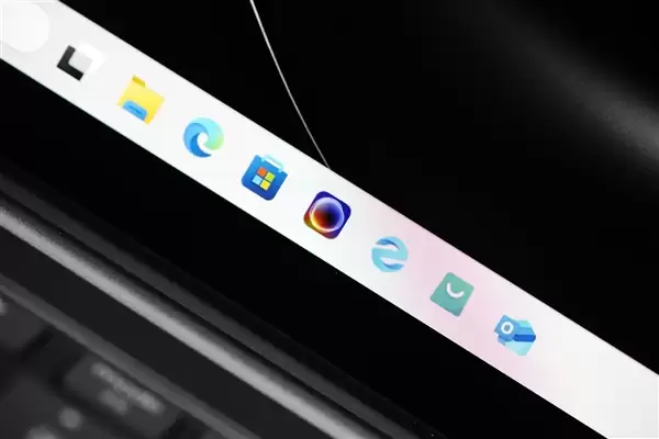 3K OLED+120Hz！联想YOGA Pro 14 Aura AI元启版图赏