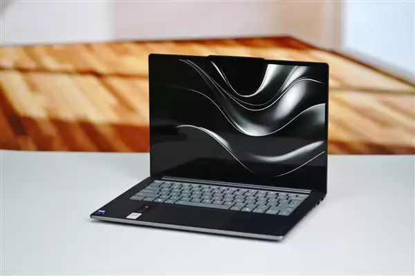3K OLED+120Hz！联想YOGA Pro 14 Aura AI元启版图赏