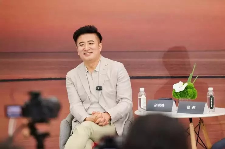 对话张亮、邵景峰、钱漾：从互联网汽车到AI原生汽车，荣威开启二次革命