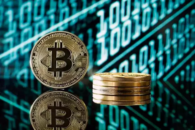 比特币实时行情更新 免费用APP查完整K线历史 - php中文网