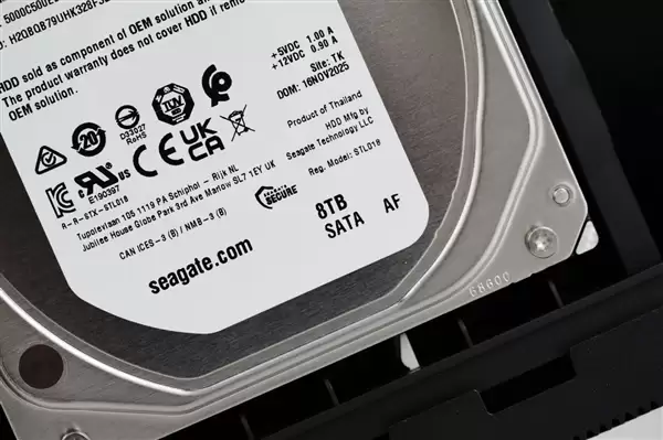 8盘位大肚能容！雷孜LaCie 8big Pro5 64TB外置硬盘图赏