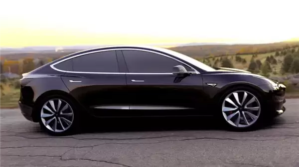 服役7年跑了61万公里!特斯拉Model 3实测续航缩水34.2%