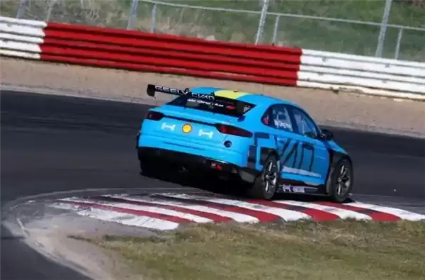 中国赛车+车手再夺世界冠军!吉利星瑞TCR首战即登顶