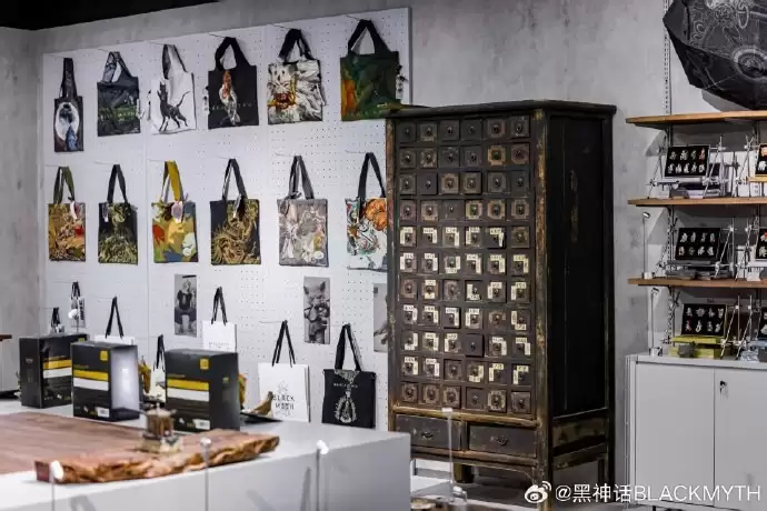 《黑神话》五一开启快闪活动 1:1天命人雕像太帅了！