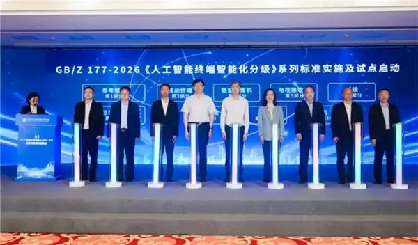 造一台 AI PC=跑一遍 AI 基建 —— 重新认识“创新的联想”