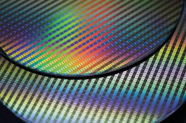 国产28nm光刻机SSA800批量交付 良率超90%?媒体辟谣:假消息!