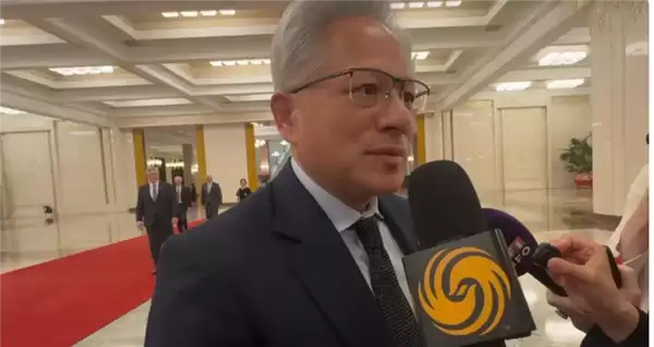 最后一刻登空军一号！黄仁勋回应：特朗普总统让我这么做 这是一个绝佳机会