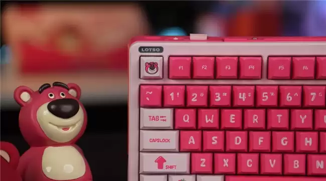 iLovbee B75迪士尼草莓熊联名机械键盘萌趣治愈登场