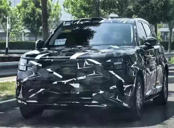 首款增程家用SUV!小米昆仑路试实车曝光:下半年发布