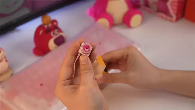iLovbee B75迪士尼草莓熊联名机械键盘萌趣治愈登场