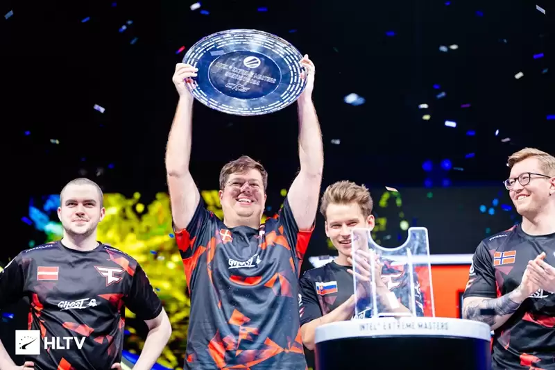 官宣：FaZe确认karrigan离队，将加盟Falcons