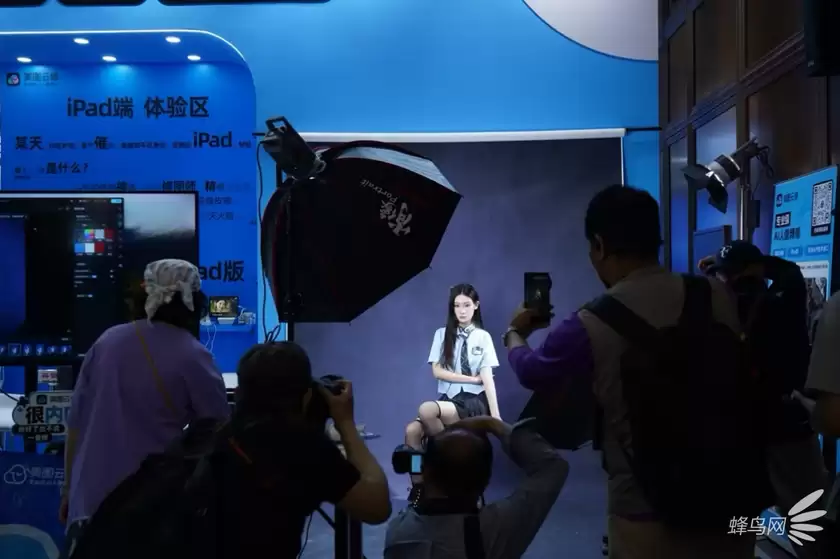 美图云修iPad版P&E2026首发 以AI重构商业摄影全流程 美图云修iPad版P&E2026首发 以AI重构商业摄影全流程