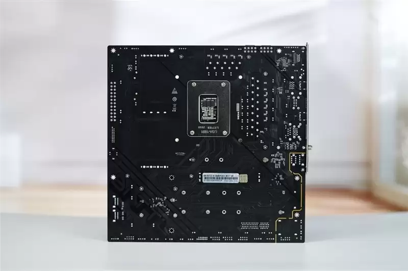 Wi-Fi 7 + 5G有线 九百元以下主板独一份！七彩虹战斧BATTLE-AX B860M-PLUS S WIFI7 V20超级黑刃评测