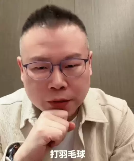 岳云鹏瘦了!自曝减肥秘诀:不吃晚饭 打球暴瘦
