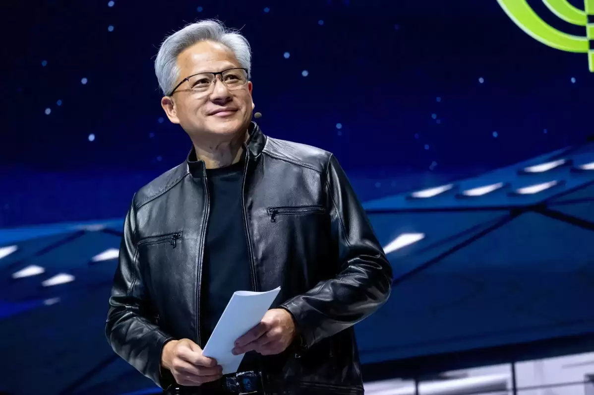 黄仁勋呼吁中美加强AI合作,直言出口管制难遏中国算力