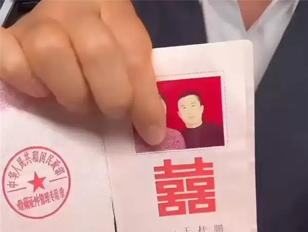 洁丽雅豪门八卦炸锅 公司报案追责后 毛巾少爷发声：心疼二叔