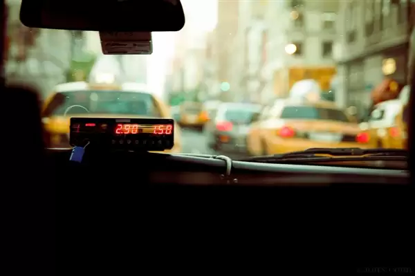 男子上海打网约车遭遇马甲车 还被司机威胁 曹操出行回应:涉事车辆非自有司机 已完成处理