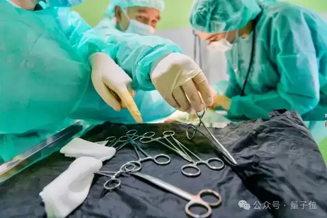 全球首个医疗视频理解大模型开源！6k+组精标测试集与英雄榜同步上线，开发者速来！