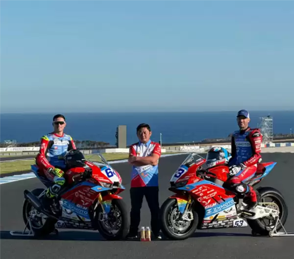 10战5冠势头凶猛！WSBK捷克站双冠后 张雪首谈签约德比斯原因