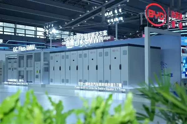 2710Ah全球量产最大容量!比亚迪在日本推出新型储能产品“浩瀚”