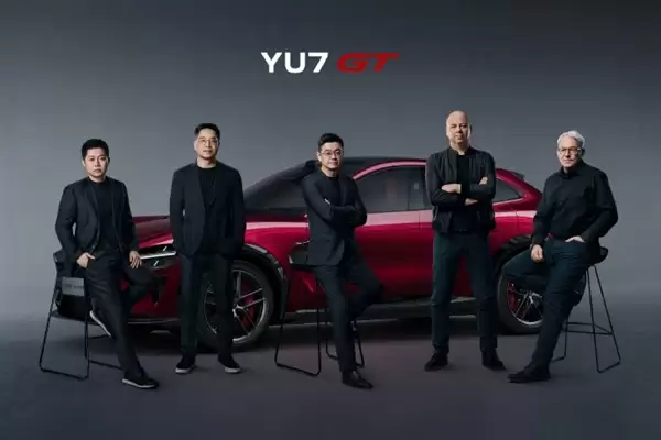 雷军晒小米 YU7 GT 团队：去年初 小米汽车开始实施管理铁三角制度