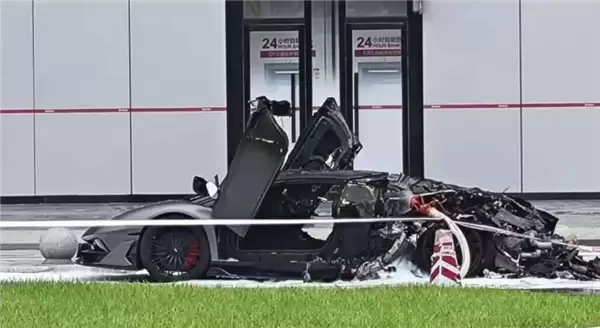 街头惊魂!广州天河一辆兰博基尼突发起火 多声爆响吓坏路人