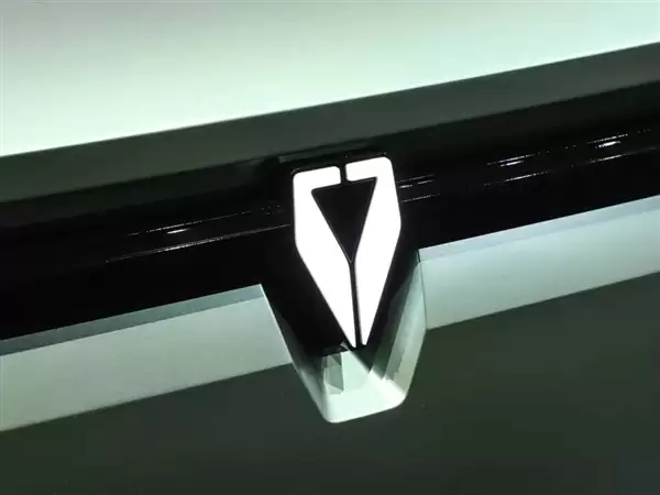 大变样！捷达汽车全新LOGO正式亮相 网友：像衬衫领子