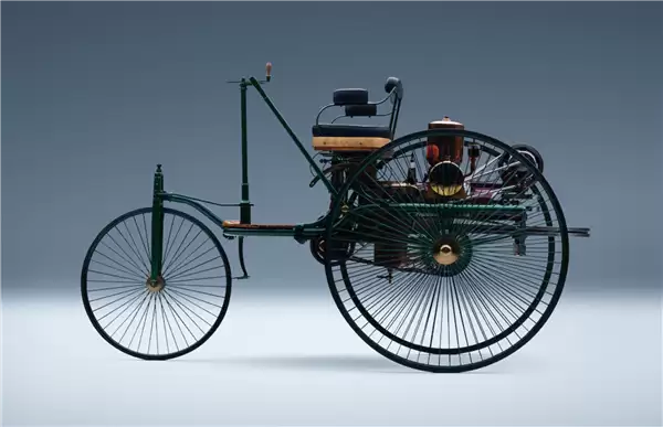 世界上第一台汽车“奔驰1号”现身北京车展!现场演示启动、行驶