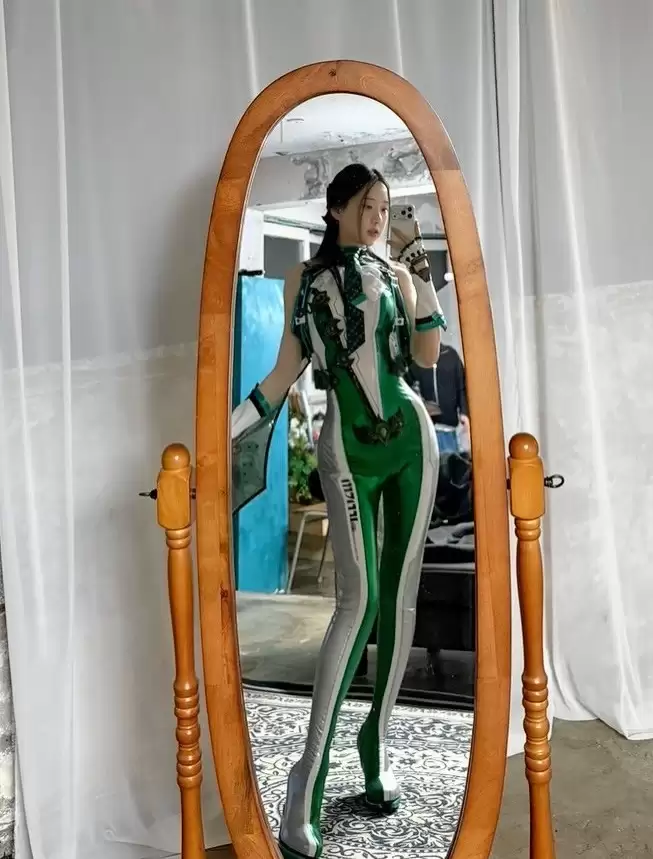 《剑星》伊芙体模cos伊芙 原版身材就是顶!