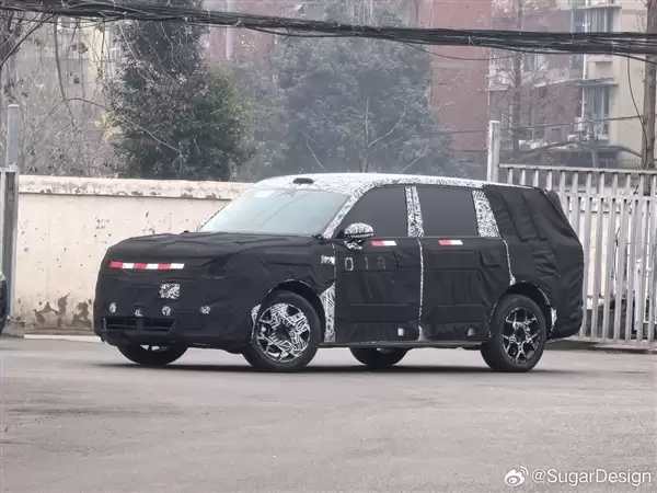 卢伟冰回应小米全新测试车:并非YU9!年内会上市
