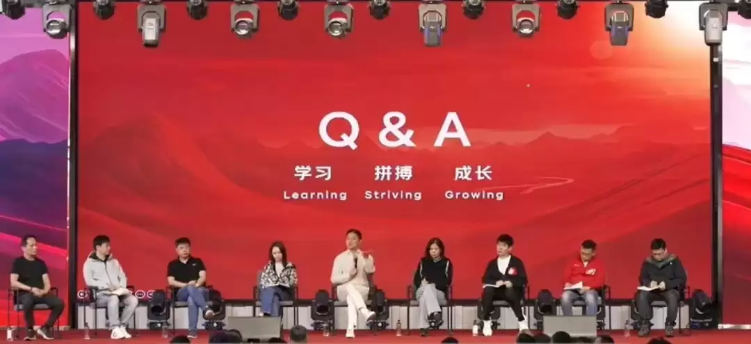 刘强东宣布京东启动涅槃项目，力保50万蓝领员工转型高技能技术人才
