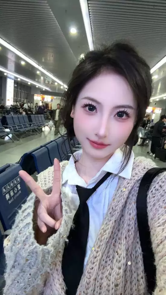 LPL美女解说买蜘蛛侠皮衣:货不对板疯狂吐槽