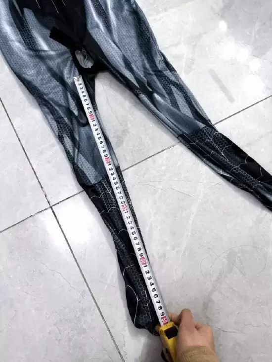 LPL美女解说买蜘蛛侠皮衣:货不对板疯狂吐槽