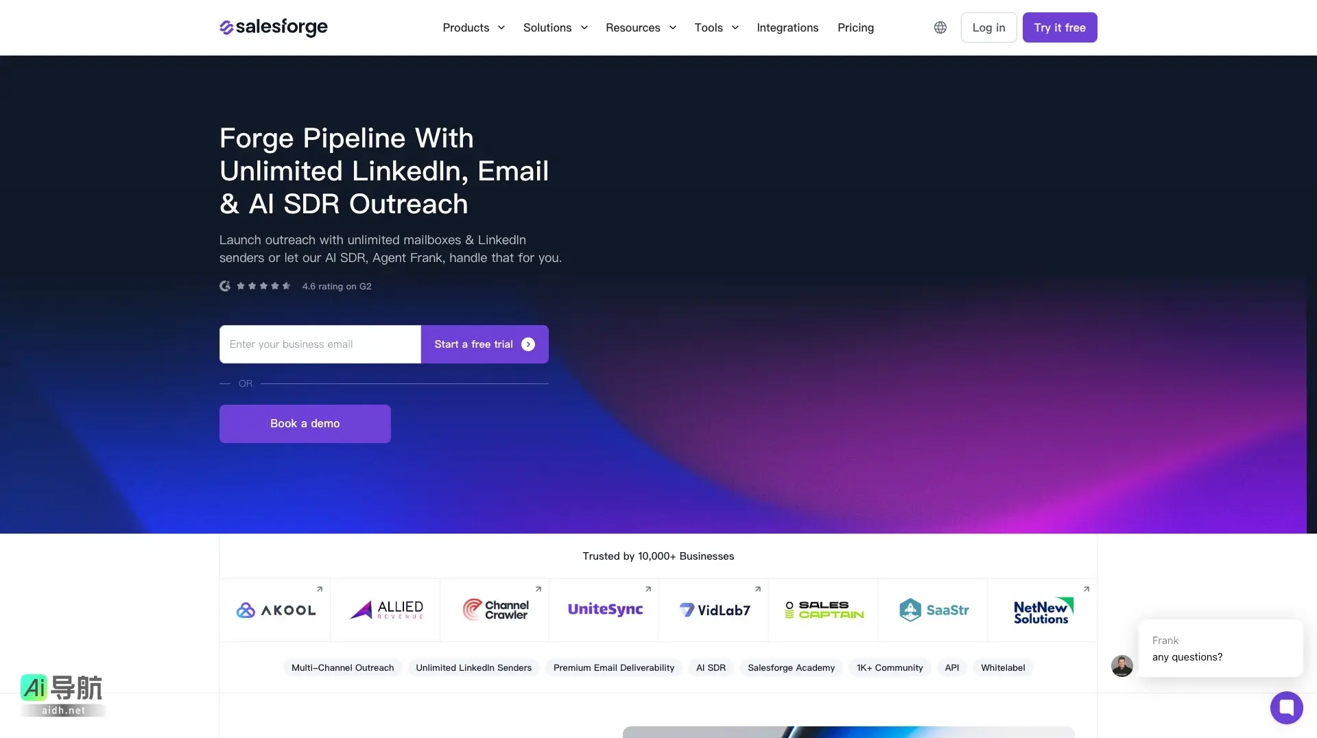 Salesforge 是一个多渠道冷外展平台，结合AI与人力，提供无限邮箱和LinkedIn发送功能