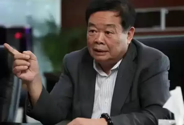 曹德旺力挺儿子曹晖：干得比我强 对新技术研究更深