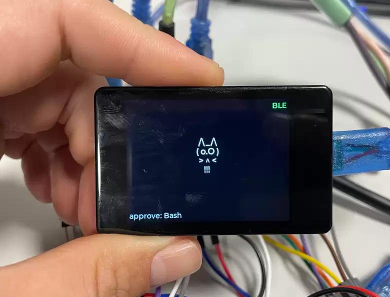做了个Claude Code CLI 电子宠物:程序员的实体监工代码搭子