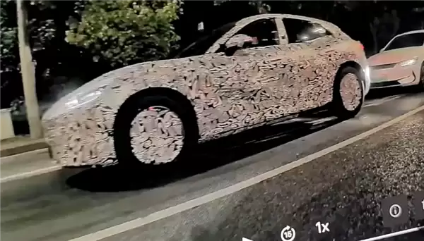 对标小米YU7!智界全新轿跑SUV谍照曝光:长车头溜背设计