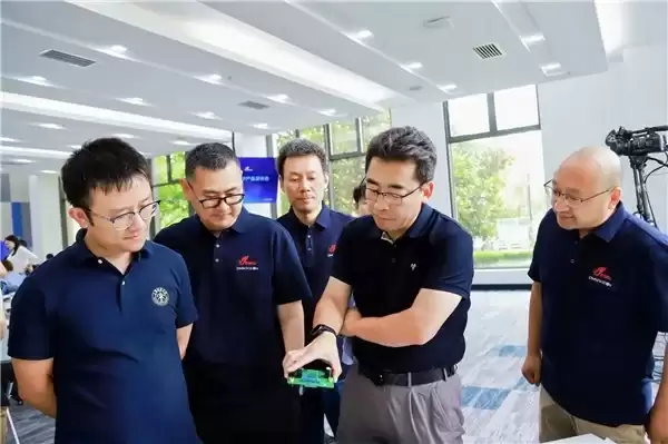 瞄准AI算力电源，豪威旗下专业化子品牌翌创微发布ET6000系列数字电源控制DSP