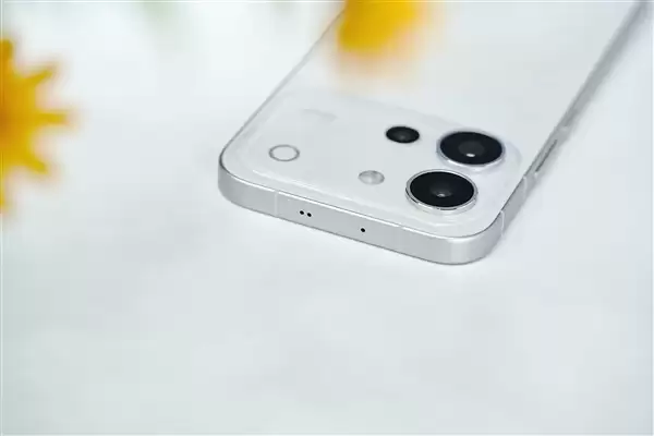 星星海梦幻外观+4K原生实况！vivo S60手机全面评测：一台懂年轻人日常需求的轻旗舰